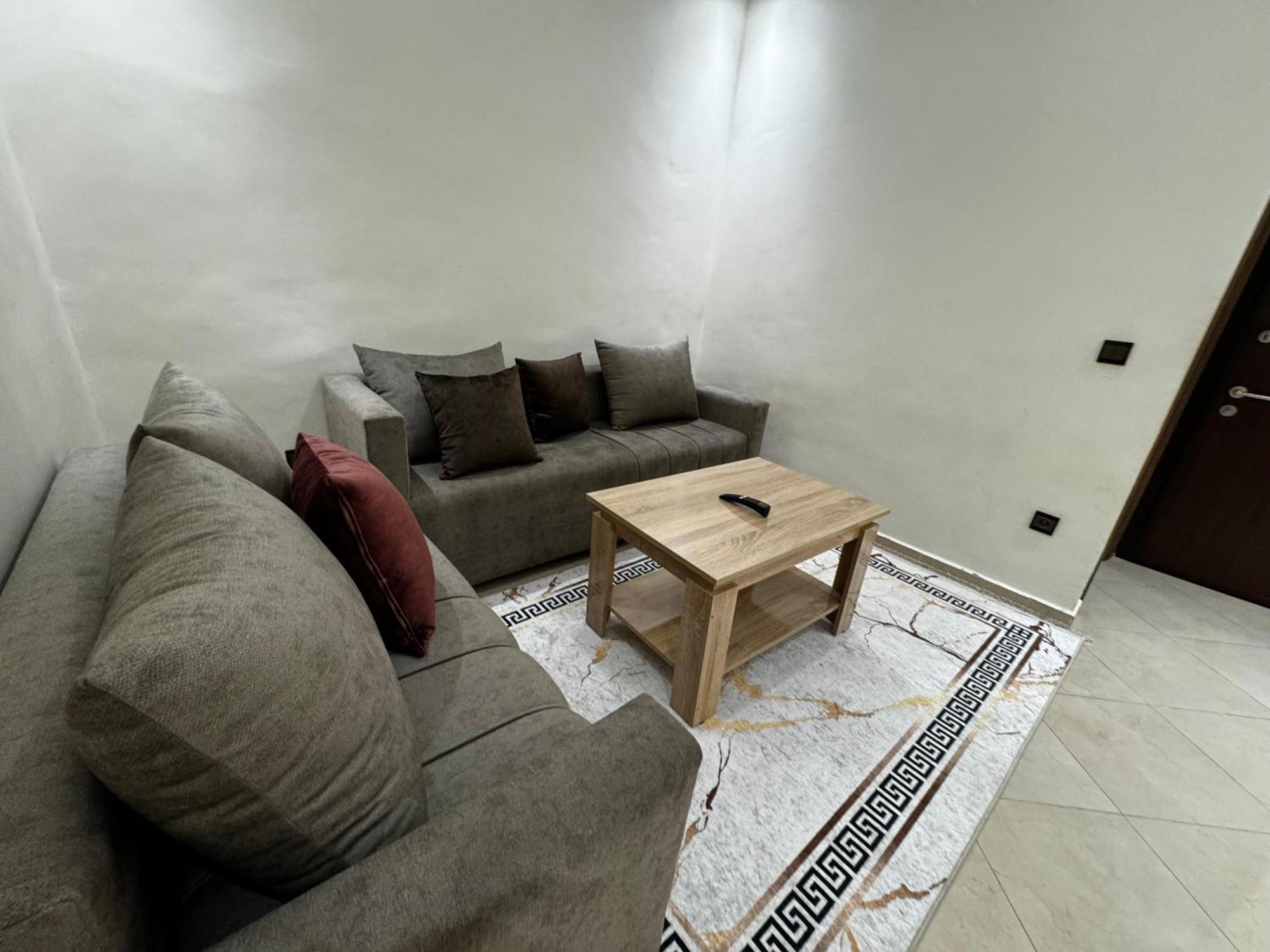 Appartement Spacieux Et Calme A Proximite De La Mer Et La Gare Agdal 라바트 외부 사진